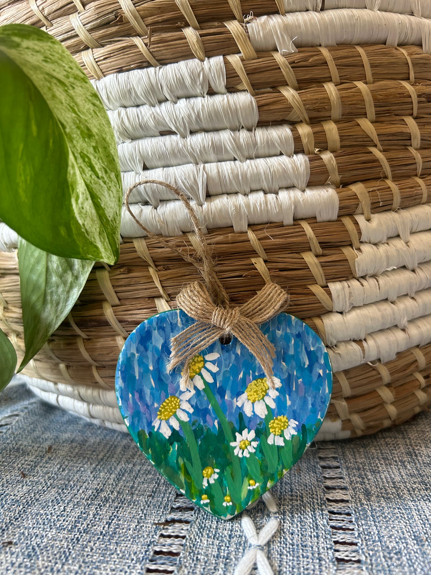 Daisy meadow heart charm
